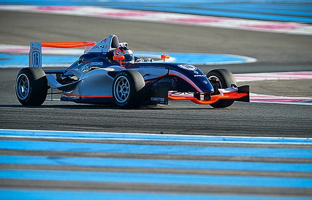 Champ-France-F4-Castellet-2014-essais-qualificatifs-Valentin-Moineault-KSP.jpg