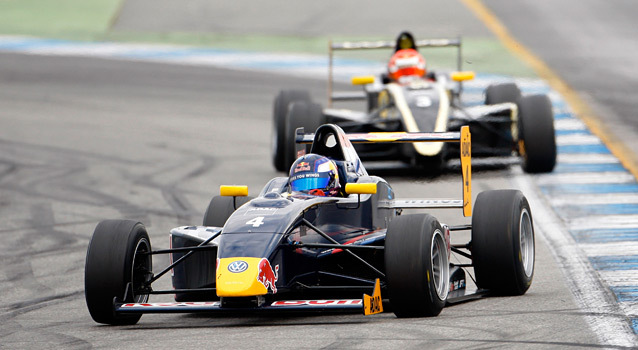 Formula-ADAC-Masters-Hockenheim-Beitske-Visser-Rebull-2013.jpg