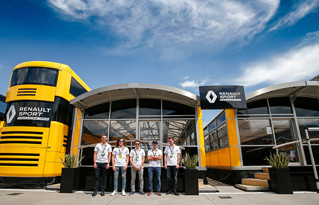 Renault-Sport-F1-Team-Budapest-2016-1.jpg