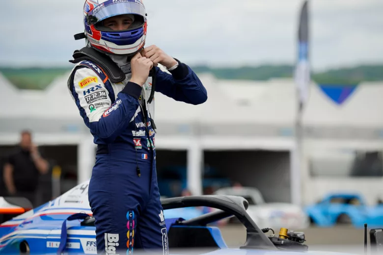 Vainqueur et meilleur performer en F4 à Magny-Cours