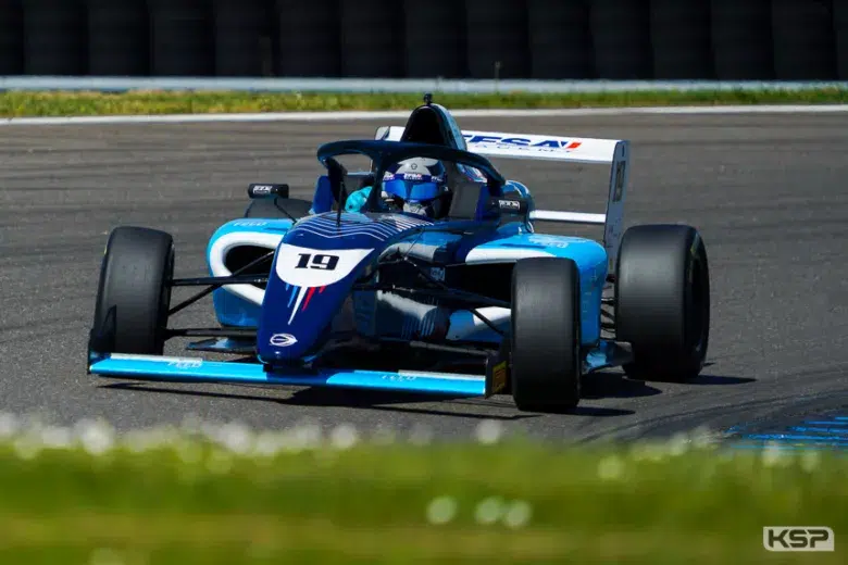 F4 Academy: Double pole position for Guillaume Bouzar at Nogaro