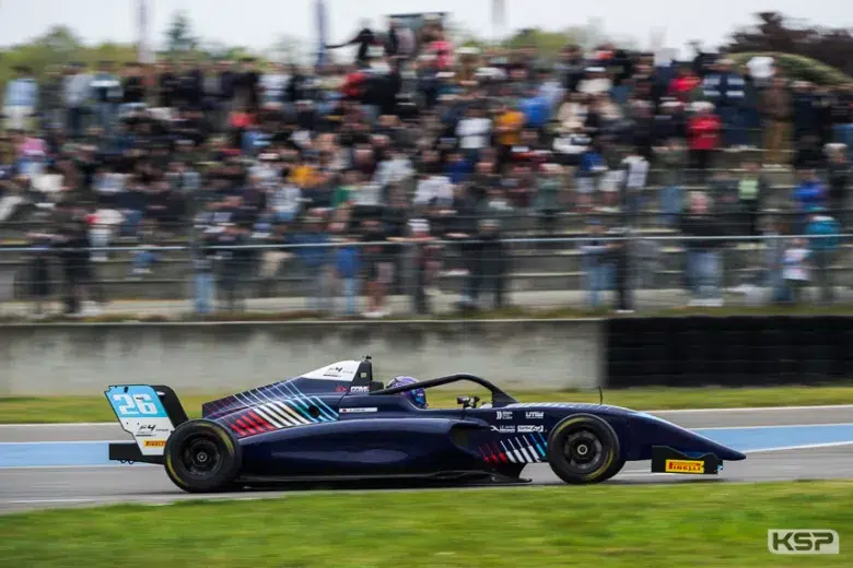 Sofia Zanfari commence 2026 avec un podium à Nogaro
